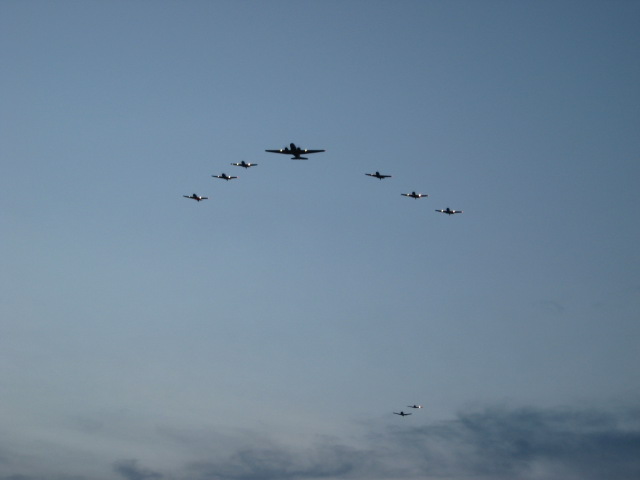 617x456 pixels (36K)